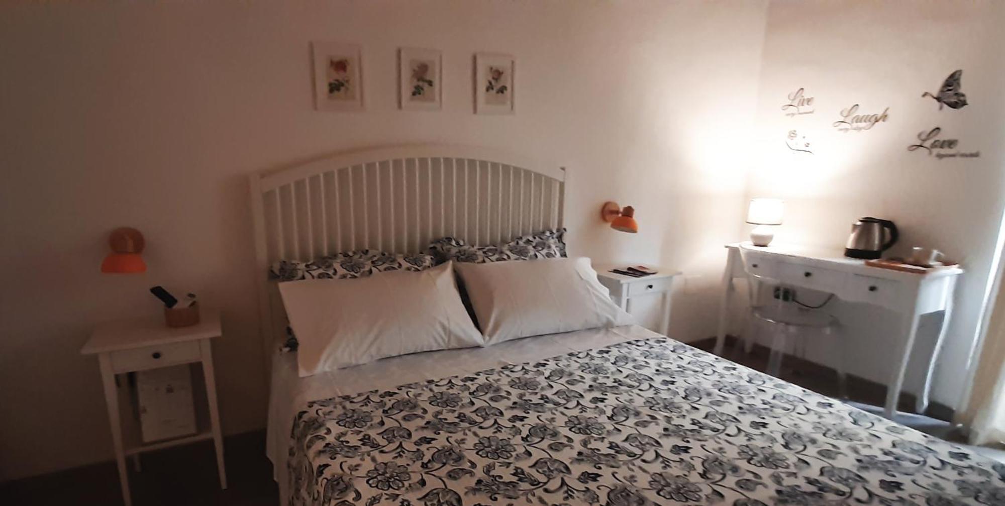 Il Poggiolo Fiorito Hotell Taranto Exteriör bild